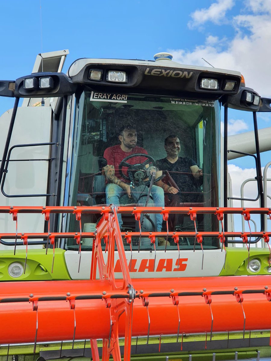 Aujourd’hui j’ai reçus le député du #Loiret @_richardramos dans mon bureau pour échanger sur #agriculture