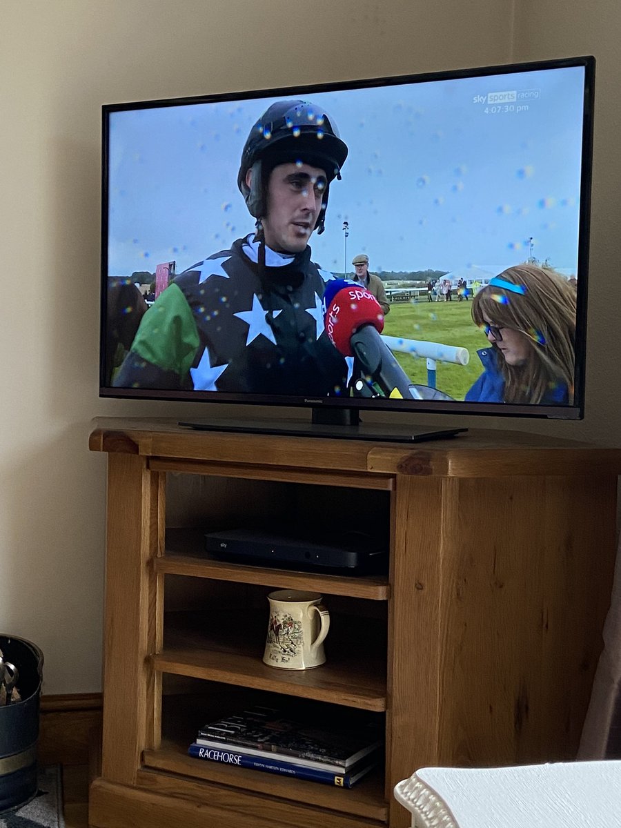 debbico's tweet photo. Well done @Bewley_Jonny 👏🏻 brilliant ride and a birthday winner 🥳🎂#passrusher #keepkicking #cheeringyouonfromhome https://t.co/ygLDcNFsYG
