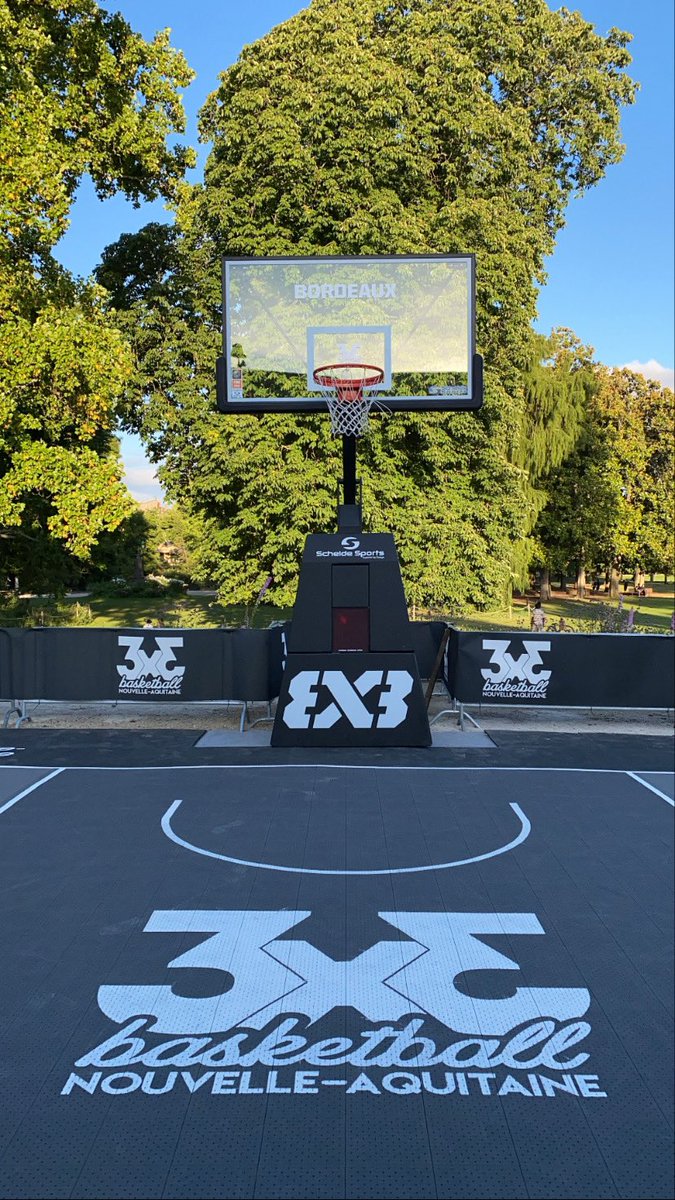 PLAY EVERYWHERE ! Après du 3x3 dans un musée l’an dernier, avec la <a href="/LigueBasketNAQ/">Ligue Nouvelle Aquitaine de BasketBall</a>, on s’installe dans le Jardin Public de <a href="/Bordeaux/">Bordeaux</a> pour cette année 😎

<a href="/3x3Ffbb/">3x3 FFBB</a> <a href="/FIBA3x3/">3x3 Basketball | FIBA3x3</a> <a href="/HazouardMathieu/">Mathieu Hazouard</a> <a href="/schelde_sports/">Schelde Sports</a> <a href="/Dossliweiqing/">Enlio Basketball 3x3 Court</a> 
#3x3 #basketball #bordeaux #NouvelleAquitaine