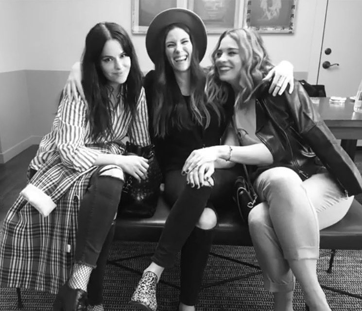 Sarah Levy Source on X: Happy #NationalFriendshipDay! Sarah with Emily  Hampshire & Annie Murphy backstage at Vulture Festival (November 2017)  💜 📸: luckymakeup via Instagram  / X