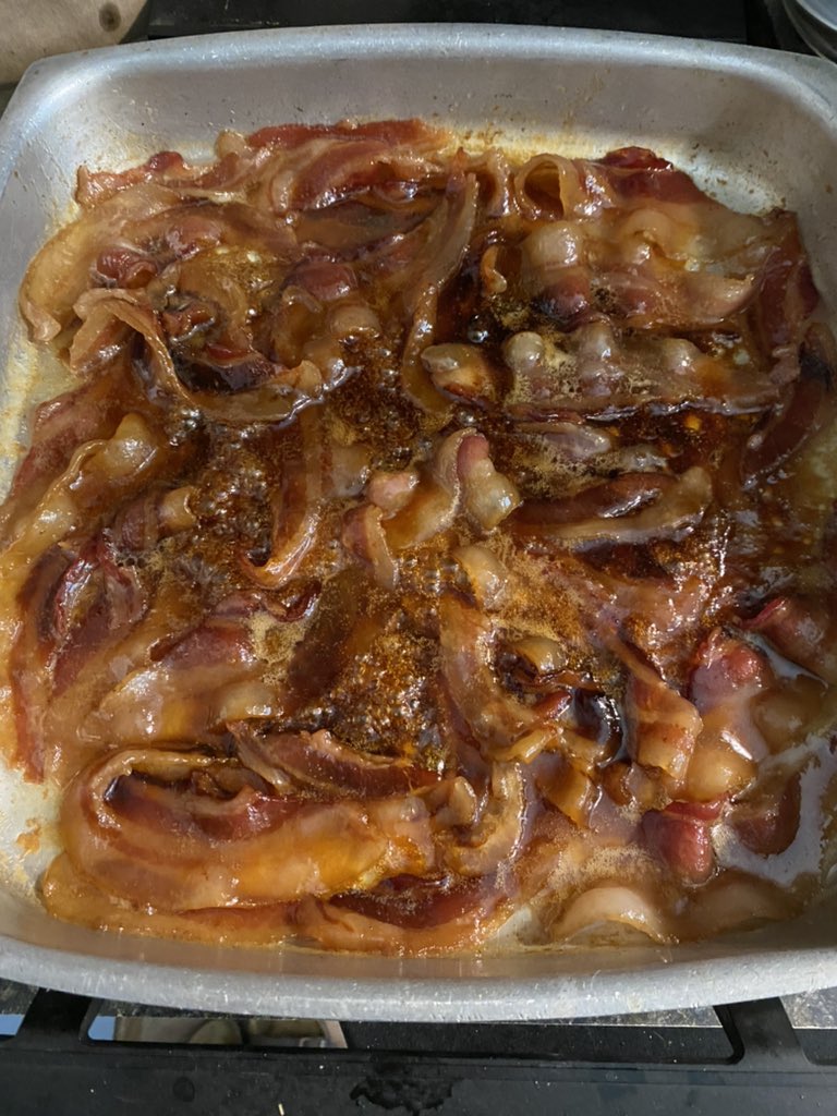 kylemariewrites's tweet photo. It continues…
#CandiedBacon #PretzelDough #GeekmasInJuly https://t.co/RWK4TnvdQv