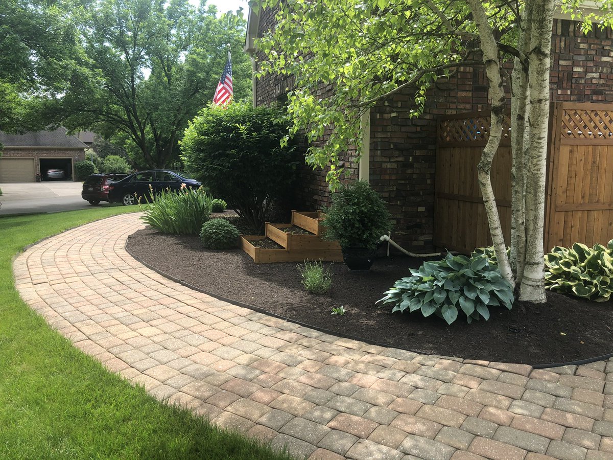 We’re still booking landscaping projects! Call us today for a free estimate! #lawn #landscaping #outdoorliving #SummerVibes