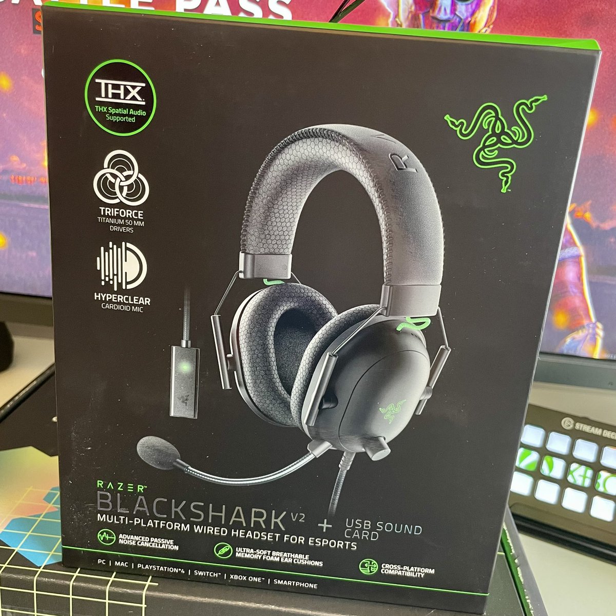 TommyT999's tweet photo. HEADSET GIVEAWAY 🚨🎮

For a chance to win this Razer Blackshark you must do the following:

Retweet this tweet ✅ 
Follow me ✅
Tag a friend ✅

Winner picked after the weekend so be quick &amp; get tweeting 📲

#Razer #Gaming #esports #headset https://t.co/xalvonmObL