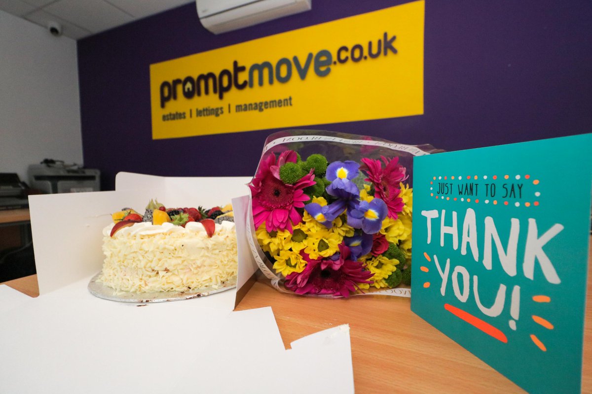 Promptmove's tweet photo. 💐🍰🎁 Gifts from a happy buyer to the team at Promptmove. Wishing them a huge congratulations on their new home in #Luton. 

#promptmove #happybuyer #happyclients #sell #property #buytolet #realestate #estateagent https://t.co/SPzIsHx44p