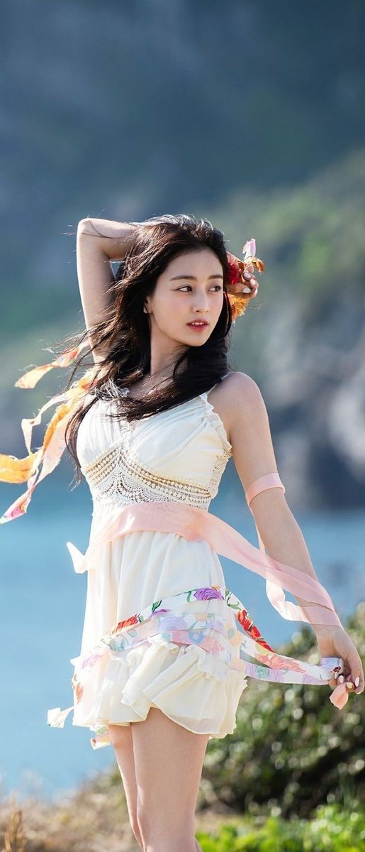 twicecite's tweet photo. @Kpop_PollVote @momovils WHAT A PRECIOUS GODDESS
VOTE FOR GOD JIHYO 🛐
#TWICE #트와이스 #JIHYO https://t.co/s9fzHbB3IP
