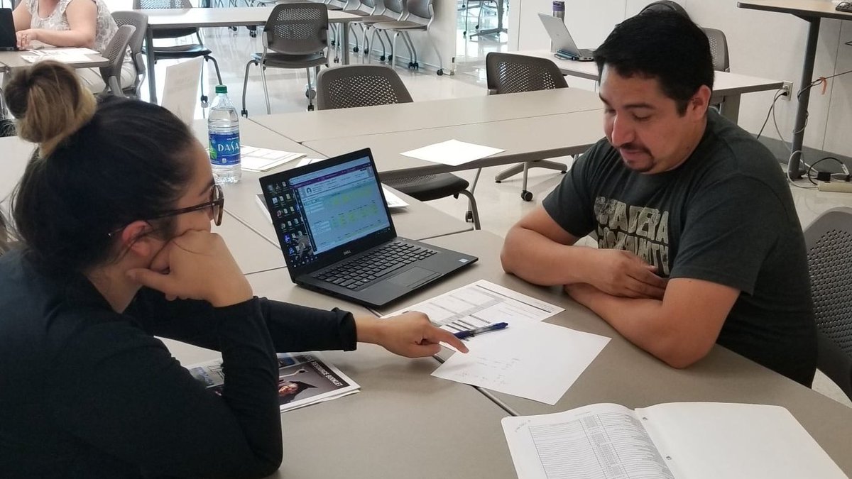 MaderaCollege's tweet photo. 👉Counselors like Sergio can't wait to see you today 1-6 pm for our big in-person registration event! https://t.co/QgqA4qDT19 
#ExtremeRegistration #GoMountainLions https://t.co/Pf1spfdn9R