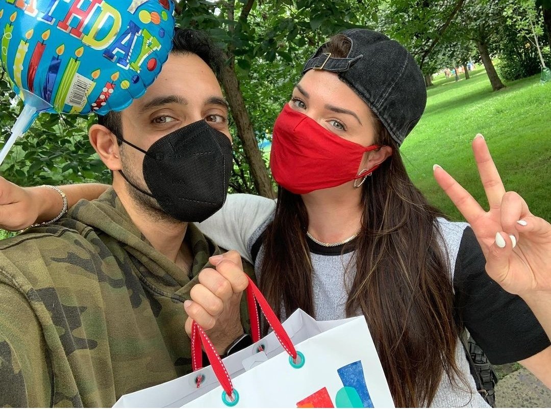 Marie celebrating Sachin's birthday!! 🎉🎉🎉 instagram.com/p/CR9kJ0RrNUm/…