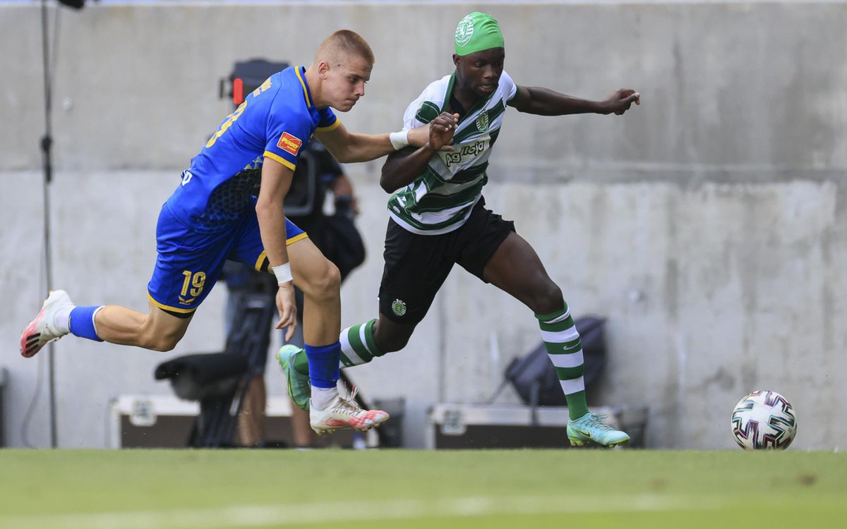 CariocaLeonino's tweet photo. O Sporting CP #Sub19 perdeu o jogo frente ao Puskás Akadémia FC por 1 x 0, nesta sexta-feira, na final do #PuskásKupa, torneio de futebol de formação realizado em Budapeste, na Hungria.

 #Sub19SCP https://t.co/VwdyiIMIhi