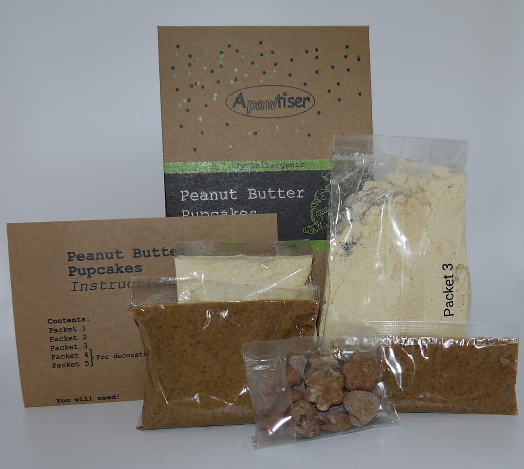 apawtiser's tweet photo. Introducing our NEW home-bake PUPCAKE MIX. All ingredients (seen in photo) included - just add water, mix and bake! Makes 12 cupcakes or 6 muffins or a small cake. Order at: https://t.co/J8mWsFtUkY ๐ถ๐๐ถ #apawtiser #dogsoftwitter #dogs #dogslife #dogtreats #dogswithallergies https://t.co/H4vK8Ux8zb