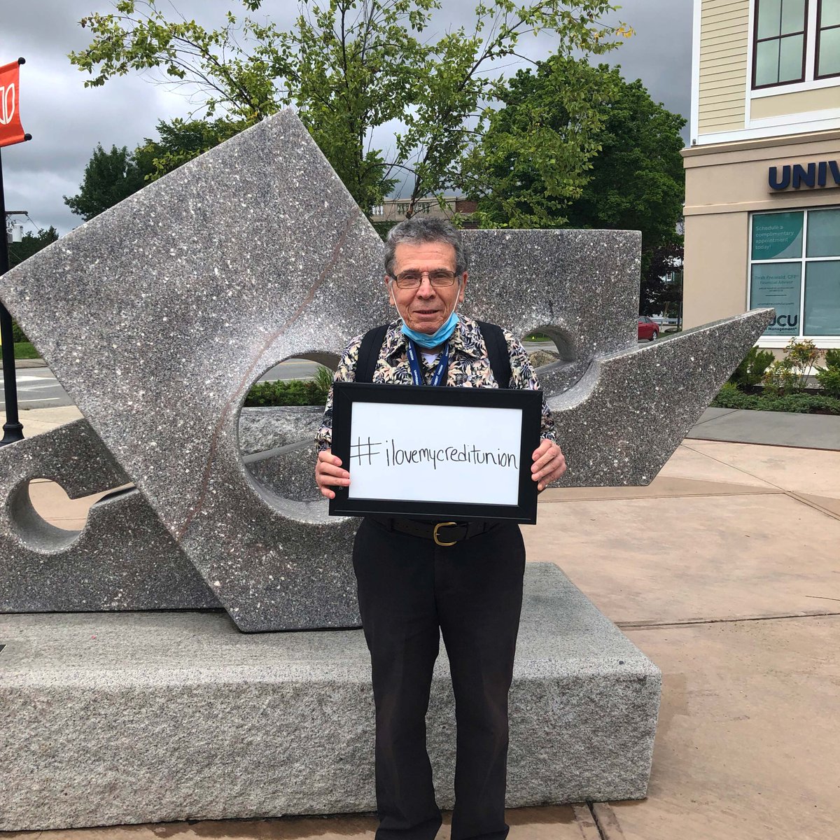 UCU_Maine's tweet photo. Thanks for dropping in John!
#ilovemycreditunion
#UCUMaine #HowdoUCU #Maine #MaineCreditUnions https://t.co/ylrdKXaJz2