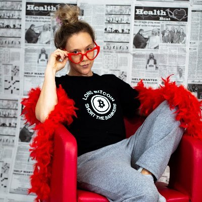 tara_bogard's tweet photo. Have you opened a Choice account yet?!? well..... what are you waiting for?! Rocking the classic @APompliano tee 💁‍♀️🔥 #choicebykt https://t.co/R98FtsBRRw
