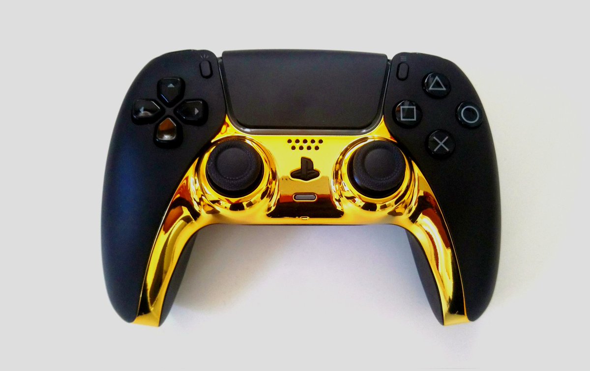 PokerFaceManX's tweet photo. @ExtremeRate @CreedKells I went for gold and it looks incredible in my opinion. @ExtremeRate #ps5customcontroller #dualsense https://t.co/SdsqV70h0M