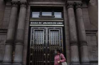 romerocaroperu's tweet photo. Masacre en un viernes negro:Alicorp -14%, Banco BBVA -8%, Aceros Arequipa -10.5%, Casagrande -15%, Cerro Verde - 11%, Ferreycorp - 15%, Intercorp - 12%, Minsur -11%, UNACEM, 10.5%, Volcan -12% eso a las 12:00m. El EPU (índice q agrupa a las principales empresas peruanas(Hilo 1/2) https://t.co/1djEgFvBee