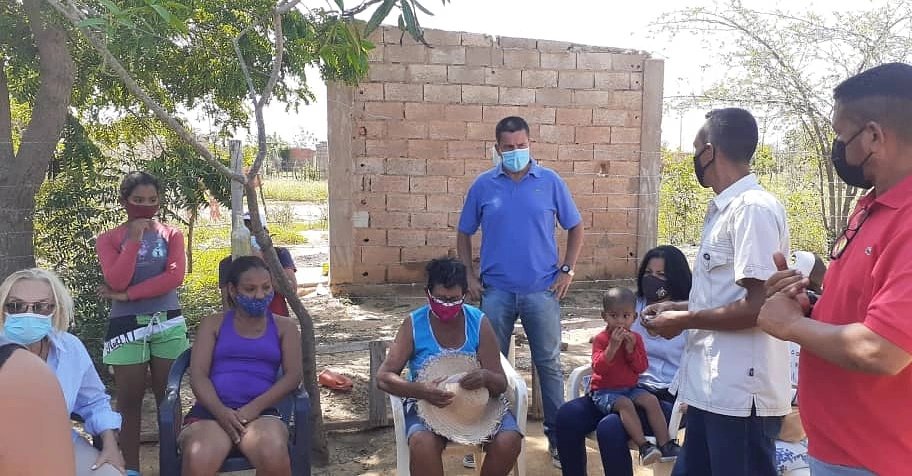 Nuevaespartaco2's tweet photo. La Dra Milka Olivero se reúne en cualquier  lugar del estado Nueva Esparta, solo para escuchar  las necesidades  del pueblo; el clamor de una sociedad que quiere cambiar.    Éste 8 de agosto vota por la Eficiencia y Progreso. #MilkaOlivero es la mejo opción. https://t.co/2KBVupHqTy