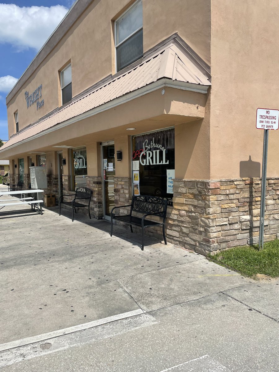 J_Hen32's tweet photo. When you home in your city Daytona Beach, you need them good wings.  Stop by the spot Bethune Grill. @bethunegrill https://t.co/nX6k34wpjr
