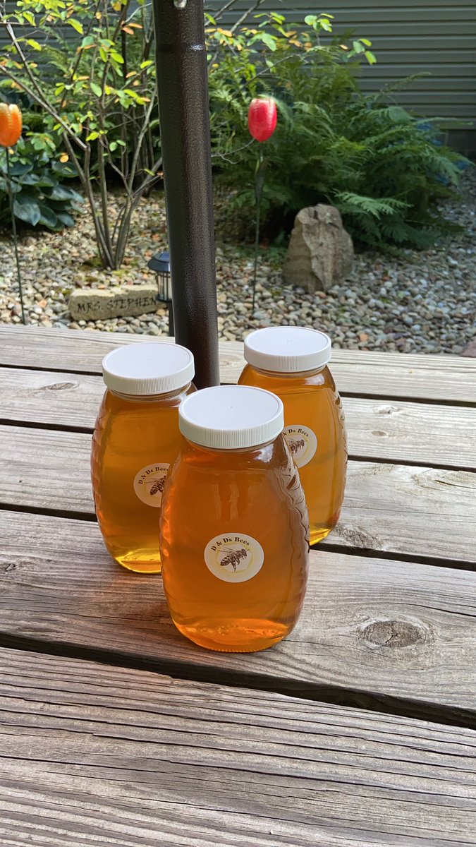 Dstephens358's tweet photo. Fresh bottled local, raw honey ready for pickup! Message me if you are interested. It’s a 2 pound jar of the good stuff. https://t.co/oUEsDmRrE0