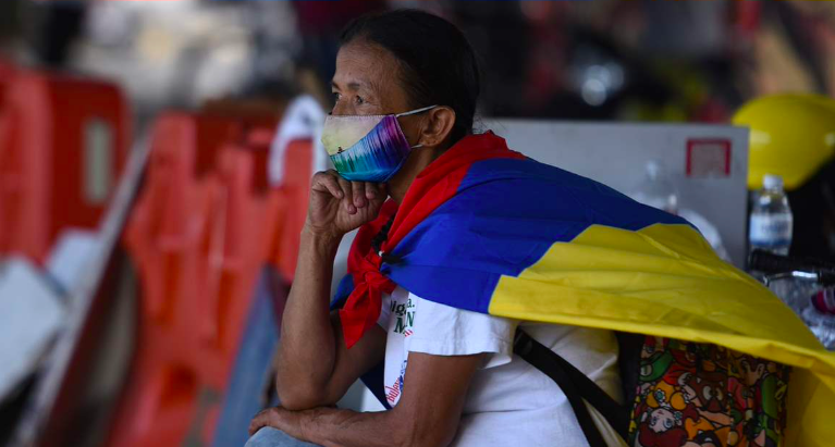 memodiario's tweet photo. Amnistía Internacional detectó represión violenta, paramilitarismo urbano, detenciones ilegales y torturas contra manifestantes pacíficos en Colombia https://t.co/Y3OghJAcRa https://t.co/W6KTdQWK1W