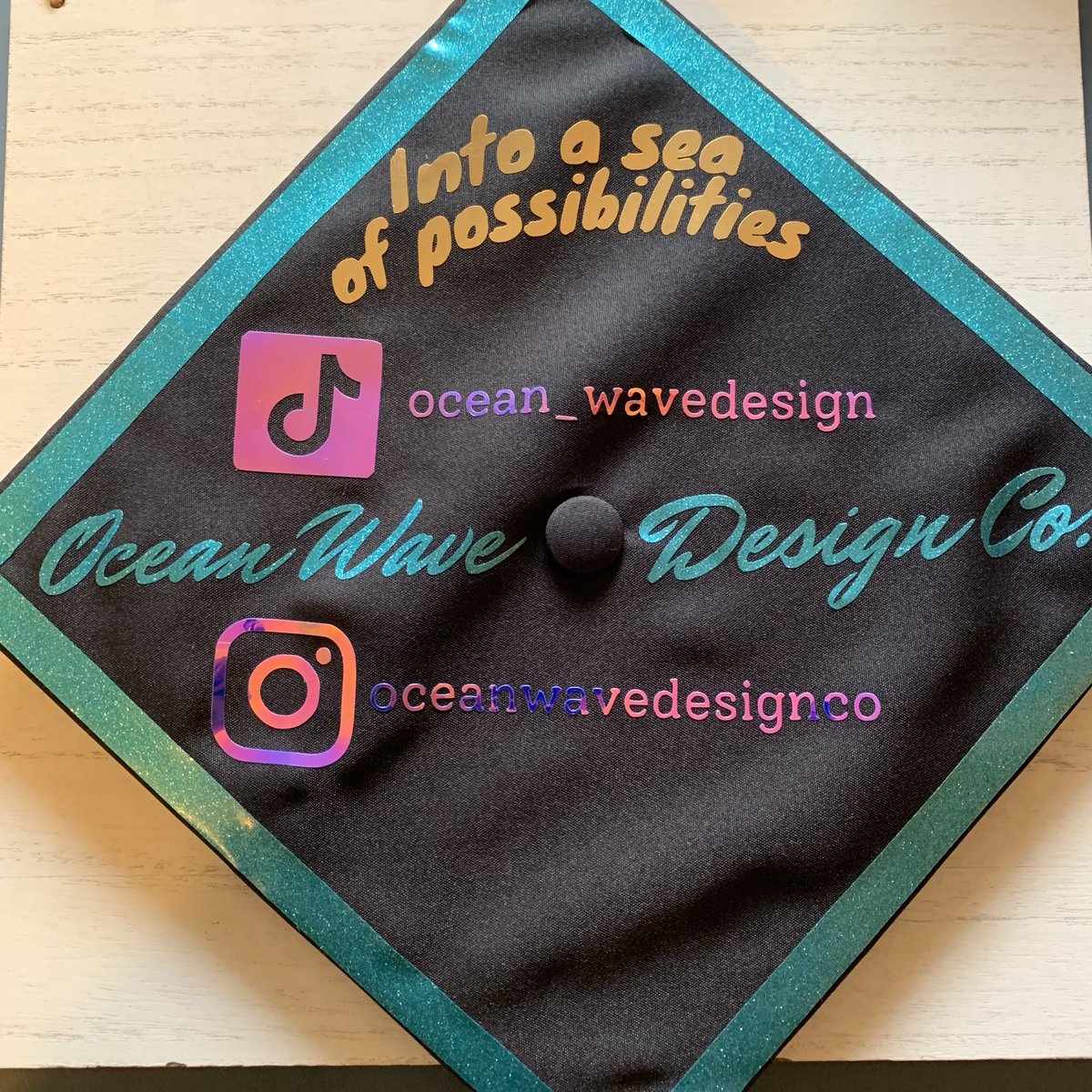 lizz_promo's tweet photo. Time to self promote as I ✨FINALLY✨ cross the stage…

#BSUGrad20 
@graphics_wave
@BSUCommencement
@BridgeStateU https://t.co/8Y7FASWgZA