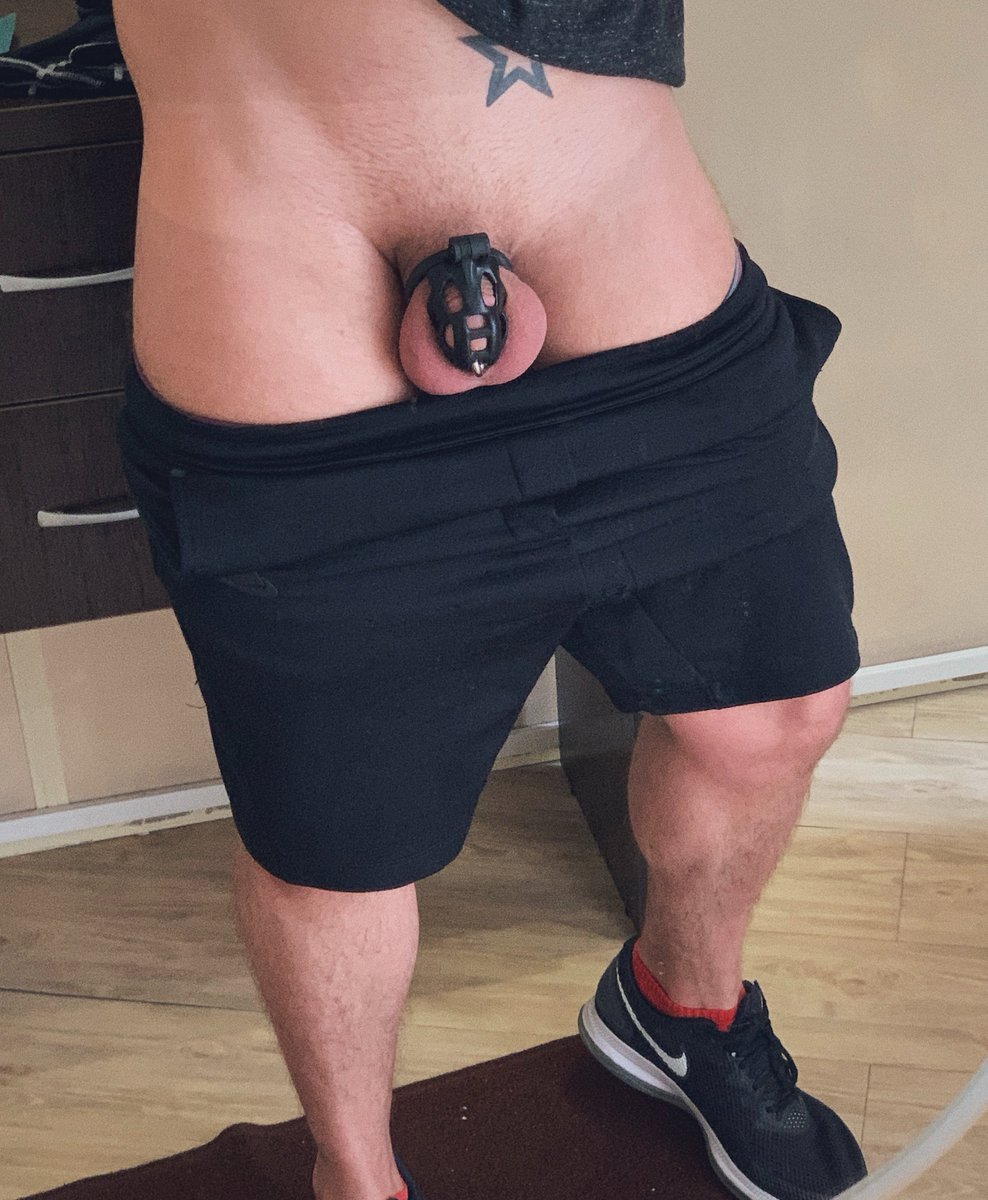 nickradguy's tweet image. Just a chastity check before a workout 😊🔐

My testosterone and horniness are at the highest level 😰

#gaychastity #malechastity #teamlocked #gaykink #lockedcock #cumdenial #chastitycage #piercedcock #teamcut #PA #papiercing #gaypiercedcock