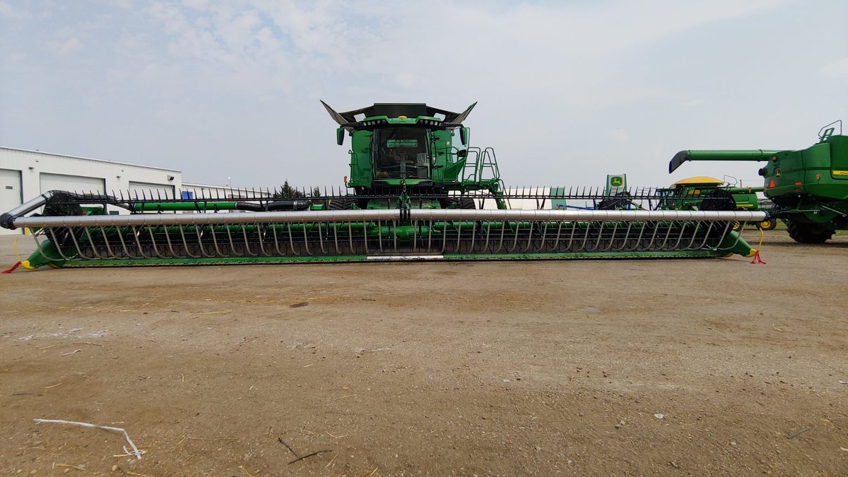 S3AWSAirbar's tweet photo. One of the new JD HD50R's ready to hit the field, fitted with a 50' AWS Airbar. 

#harvest2021 #harvest21 https://t.co/ENXoykFjs0