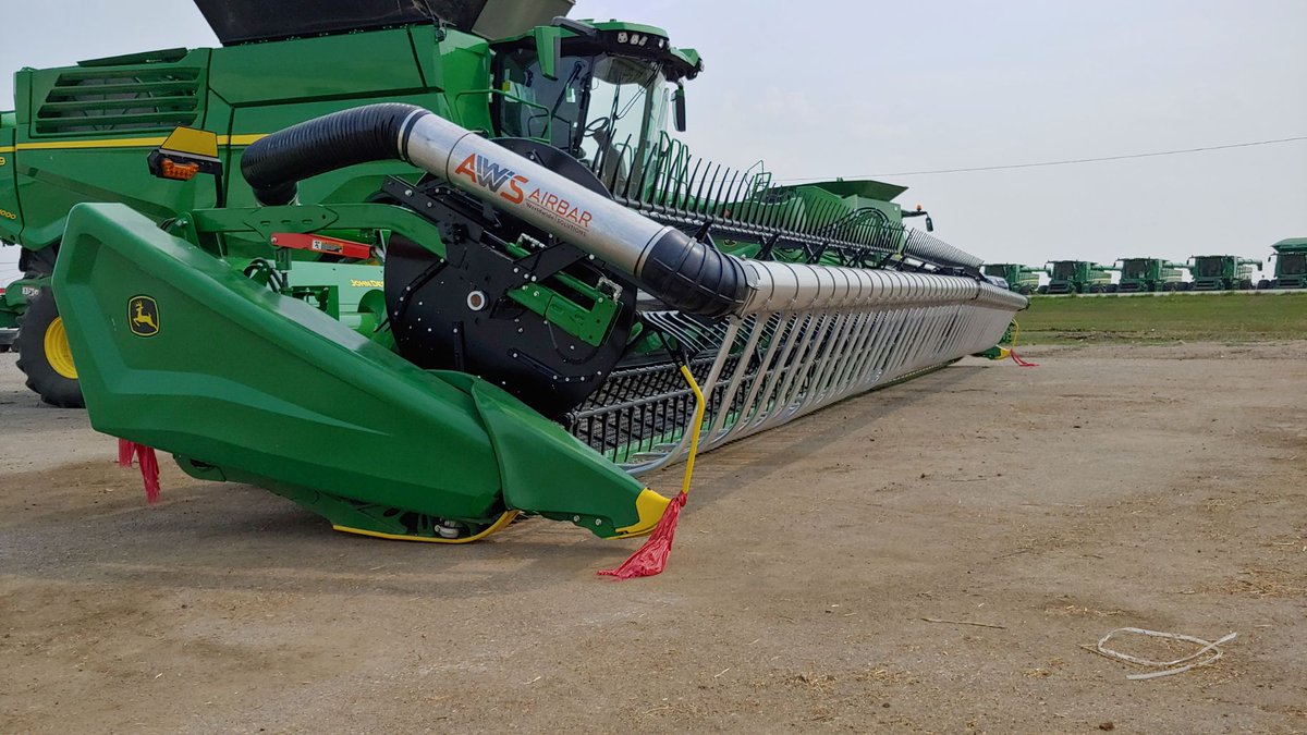 S3AWSAirbar's tweet photo. One of the new JD HD50R's ready to hit the field, fitted with a 50' AWS Airbar. 

#harvest2021 #harvest21 https://t.co/ENXoykFjs0