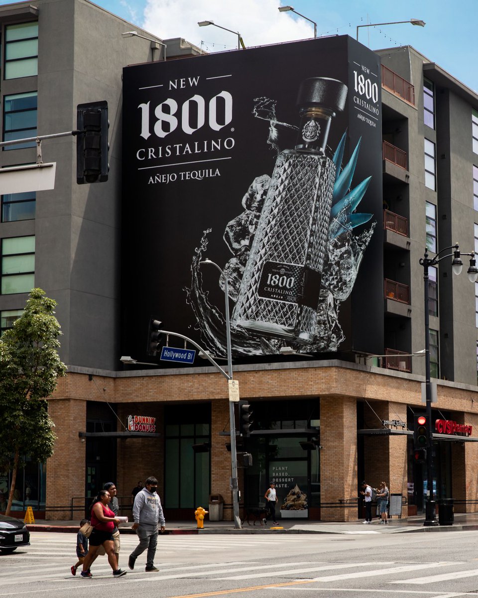 pearlmedia's tweet photo. We're celebrating the weekend with a bottle of Cristalino. How about you? @1800Tequila @TalonOOH
#1800Cristalino #1800tequila #1800 #cristalino #tequilatime #Lagraphic #OOHMedia #oohadvertising #outdooradvertising #outofhomemedia #outofhome #graphic #OOH #OOHLA #TalonOOH https://t.co/hOJDXnkh1E