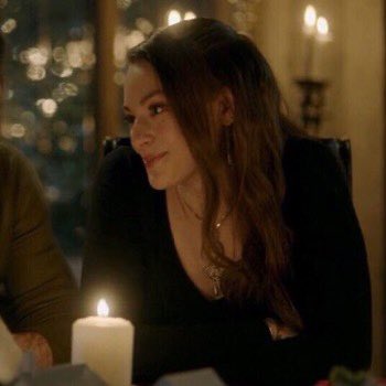 tribridrights's tweet photo. young/older hope parallels<3 (a thread) https://t.co/8Py4WwoKjO