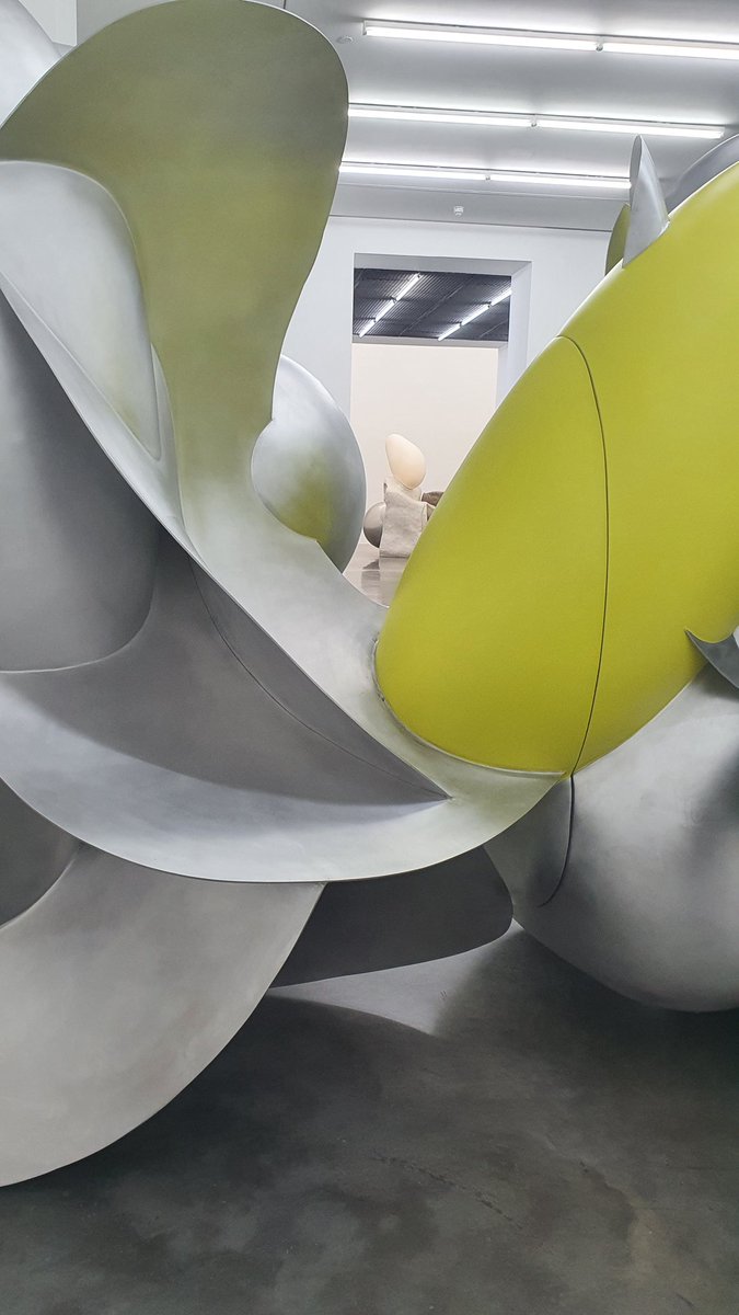 hillcai's tweet photo. Magnificent work by #LiuWei at White Cube, Bermondsey. Great visit with MA students, quiet but interesting #nudita #denudedspaces #emptycities #eeriefuture #deserted #ruins #monuments #fencedoff #GiorgioAgamben #contemporaryChineseart #MAMCAA @SothebysInst https://t.co/mvqMAkNk2C
