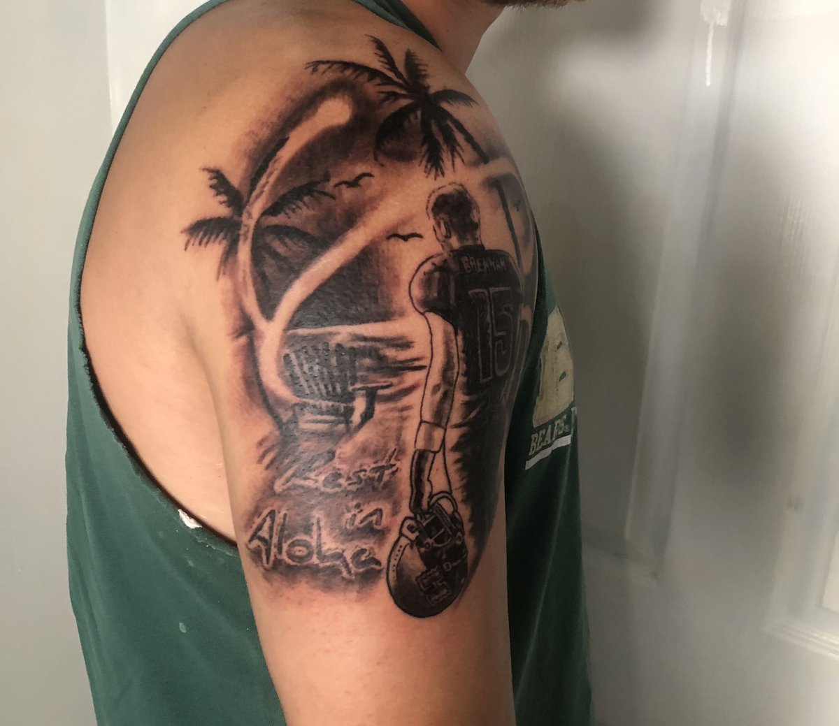 MrSirCoachWebb's tweet photo. A tribute to my late hero, Colt.
The reason I throw a football the way I do.
The reason Iβve always loved #15.
The reason I stayed up as a kid to watch Hawaiβi school throw it 55x a game.
The very man responsible for my career choice. A true Legend.
#RestInAloha https://t.co/paEMSktao9