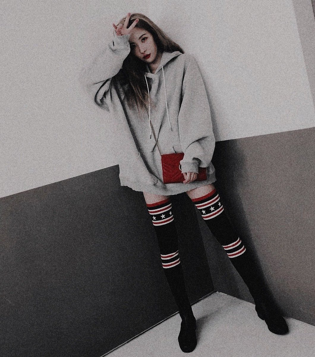 ᅠ
ᅠ
ᅠ

               it’s 𝙳𝙰𝙳𝙳𝚈’𝚂 favorite
              sweater.

ᅠ