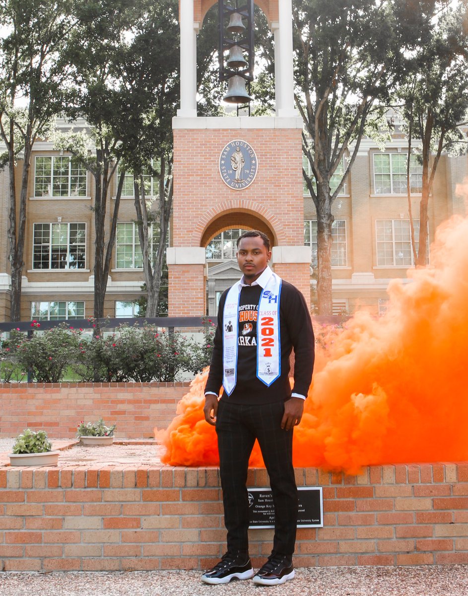 TreyBatiste's tweet photo. “Weathered through the storm, even when they thought I would not prevail.”

B.S. Construction Management 🔷
General Business Minor 🔶
Construction Manager Job Secured 🔷
Deans List🔶

July 31st, 2021 | 2:30 🎓
📸: @True_Commitment https://t.co/HzvGrcnmOv