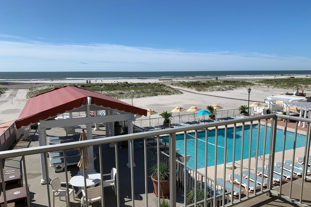 RegesOceanfront's tweet photo. Talk about perfect views! 👀 Show us your favorite photo from your recent visit with us in the comments below. #Reges #OceanFront https://t.co/1mnaPmscMp