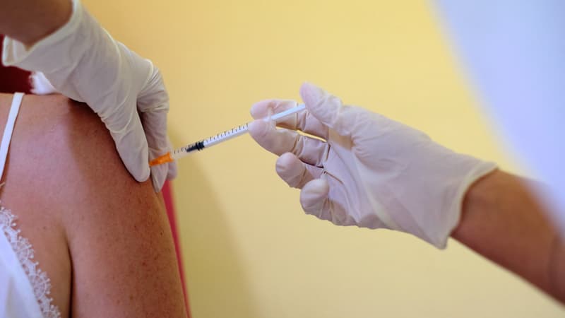 BFMTV's tweet photo. Vaccination des adolescents: "signal potentiel" concernant les troubles des règles
https://t.co/i9tE7YdfYK https://t.co/L57m9gE2Ki