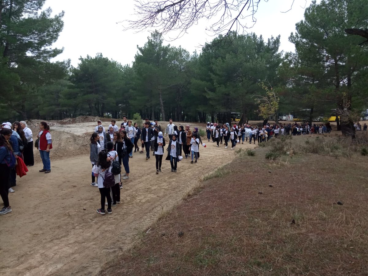 GSB_Balikesir's tweet photo. #GençNefes 🌲
✔️Yaralarımızı birlikte saracak, yanan her bir metrekareyi yine hep birlikte ye��ile çevireceğiz. Balıkesir gençliği "10bin10" Fidanı Toprakla buluşturacak...
@kasapoglu 
@gencliksporbak https://t.co/EUSS4zIVUB