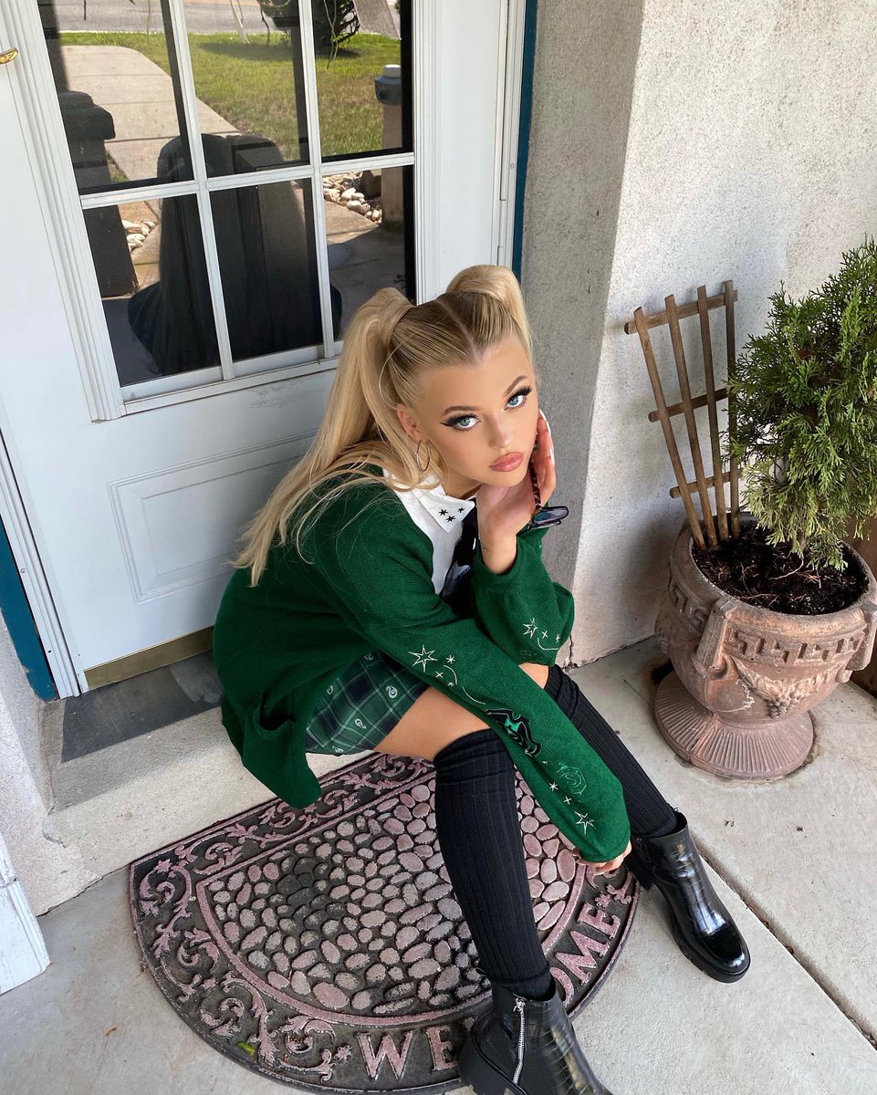 iamlorengray's tweet image. slytherin🐍