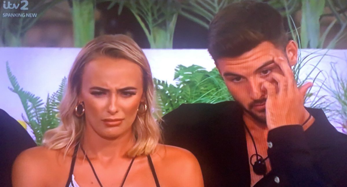 jeeithaa's tweet photo. i can feel Millies heartbreak through screen #loveisland https://t.co/SCQ0yXNk5q