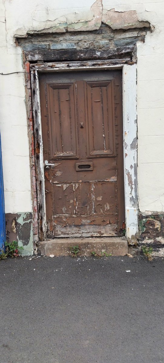 What lies behind the grim door at #BishopsCastle Shropshire ?

@GrimArtGroup