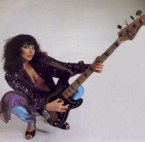 I just think it\s neat that our birthdays are one day apart. Happy birthday Kate Bush and a merry kate-mas to all 
