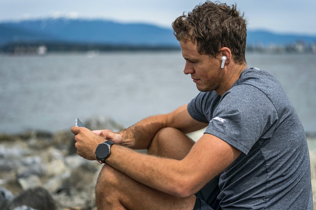 Stay connected to the world and stay active like Tennis Pro @VasekPopsil. By utilizing the #HuaweiCloud, your devices can work seamlessly together to support your goals. 💪