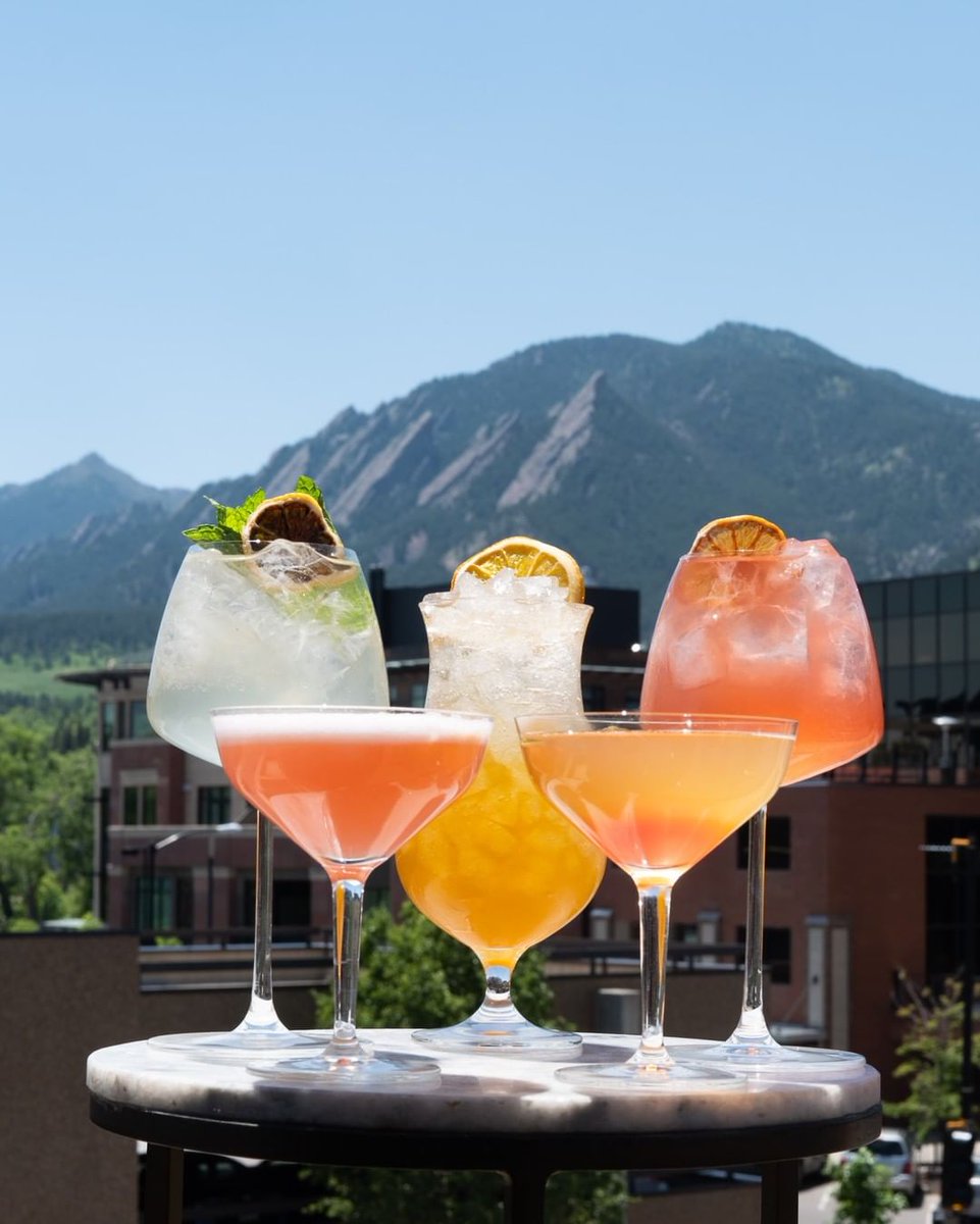 TimberSpark's tweet image. Cheers to the wkend (&amp;amp; #Boulder&apos;s mountain views)! Currently dreaming of the drinks at @RosettaFoodHall! Pic by @RosettaFoodHall

#eaterboulder #boulderbars #boulderrestaurants #bestofboulder #lifeinboulder #boulderco #bouldercolorado #loveboulder #boulderflatirons #rosettahall