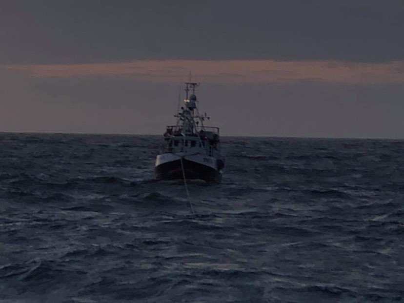 NewlynFishing's tweet photo. “A Friend in Need”….A long hard #Tow for ‘Skipper Sean’ as “KarenOfLadram’ continues giving assistance to “CharismaOfLadram’ @Alan_J_Dwan (Engine down) fortunately sea conditions now eased below a #SettingSun ……….@simonpw3 #CelticConnection https://t.co/lkKRSZU5X8