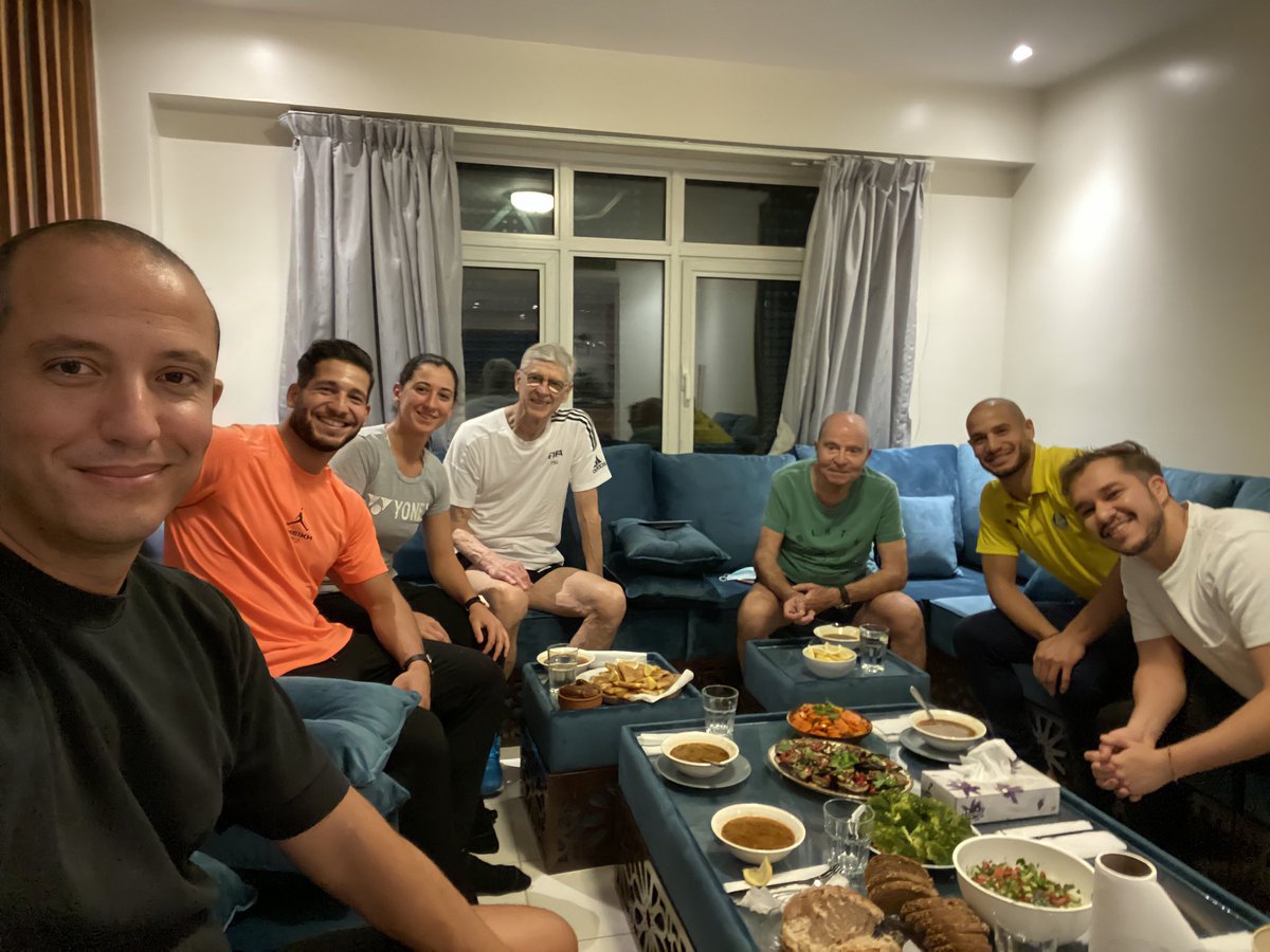Legends eat chorba bourek in 4-4-2 😂😂
Such an honour to share a ftor with #Sheikh Wenger at home. 😍😍 #gunners #TeamDZ