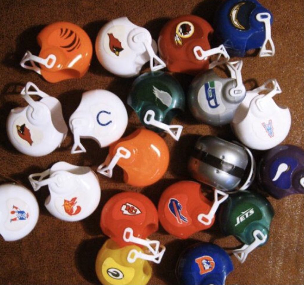 80sSportsNStuff's tweet photo. I’m not saying this is the best vending machine ever made, but I am saying it’s in the conversation for best vending machine ever made… https://t.co/R2ebUdW6Ek