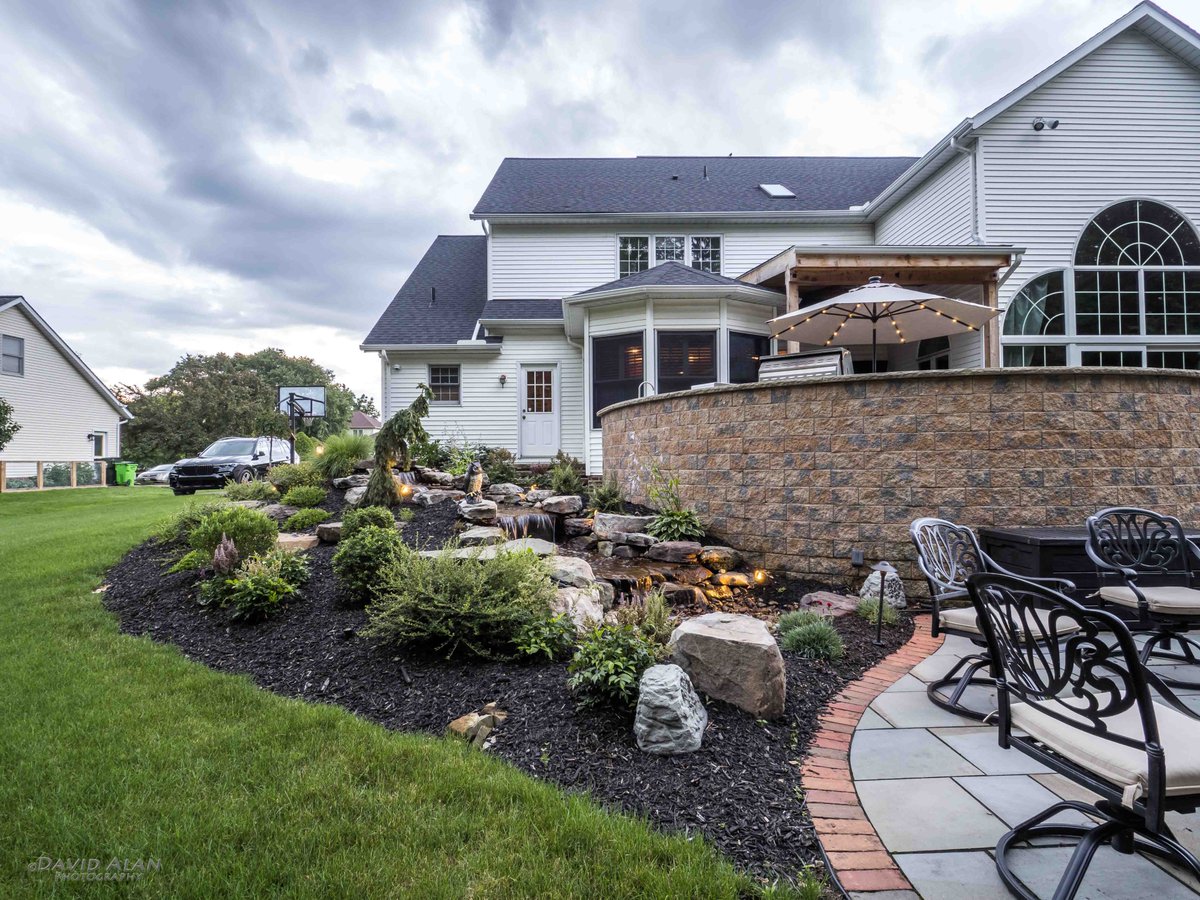 H_MLandscaping's tweet photo. We're really just a bunch of artists. Call us to commission a one of a kind piece 🎨 https://t.co/6ZnMIwyMq1