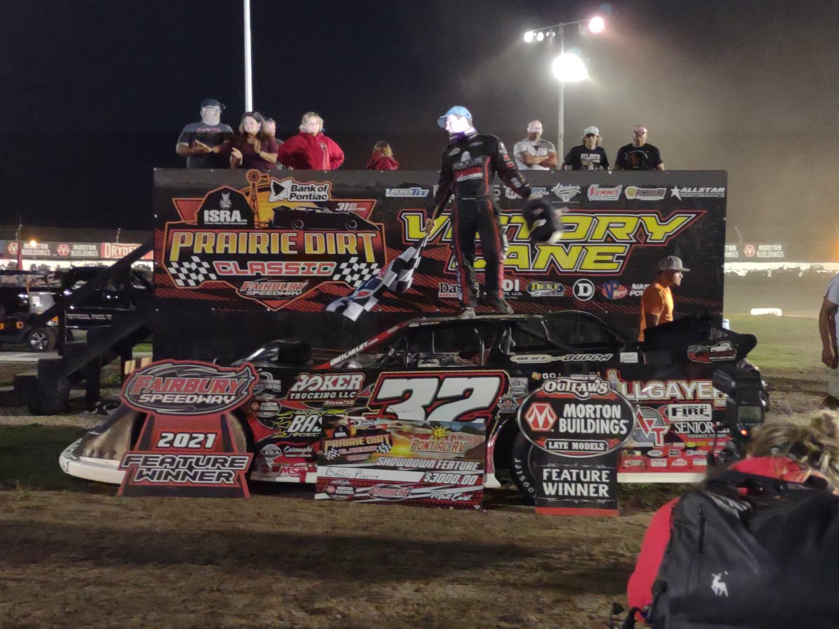 WoOLateModels's tweet photo. He is the "Smooth Operator." https://t.co/U5A1Dv2cnI
