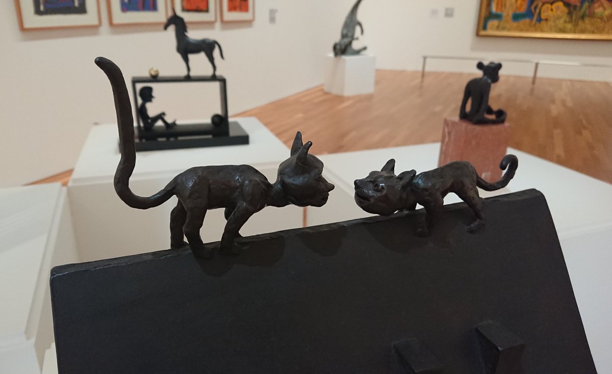 finland_kitaq's tweet photo. 「ザ・フィンランドデザイン展」を開催中の #北九州市立美術館本館 で31日、所蔵品の中から動物をテーマにした作品を集めたコレクション展「動物たちのいるところ」が開幕しました。

香月泰男や坂本繁二郎の絵画、浜田知明のブロンズ像などを展示、芸術家たちの動物への眼差し、愛情を紹介します。 https://t.co/YgqbBRU87M