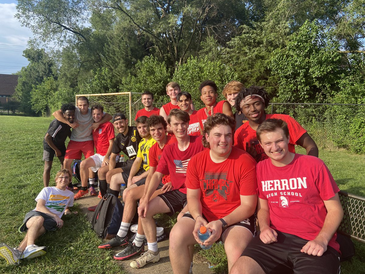 HerronHighIndy's tweet photo. Thank you to everyone who came out tonight to support Herron soccer! We are especially grateful to the alumni ‘12-‘21 who came back to take on the current Achaeans ❤️ Score: Current players 5 - Alumni 1 ⚽️ #GoAchaeans! https://t.co/1kfZVJQT2n