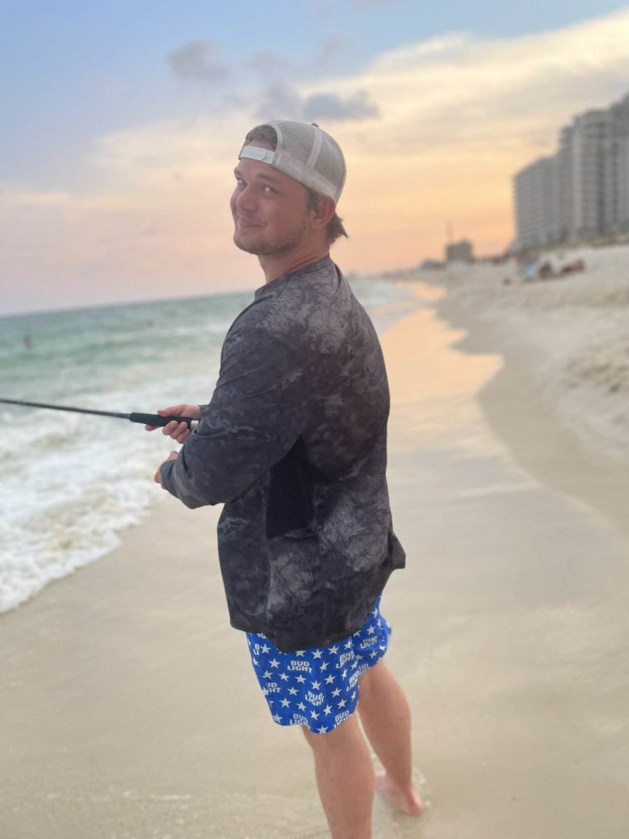 cody_2dogs's tweet photo. I forgot i had this app but hey Florida was fun asf like always https://t.co/A116rxWR7e