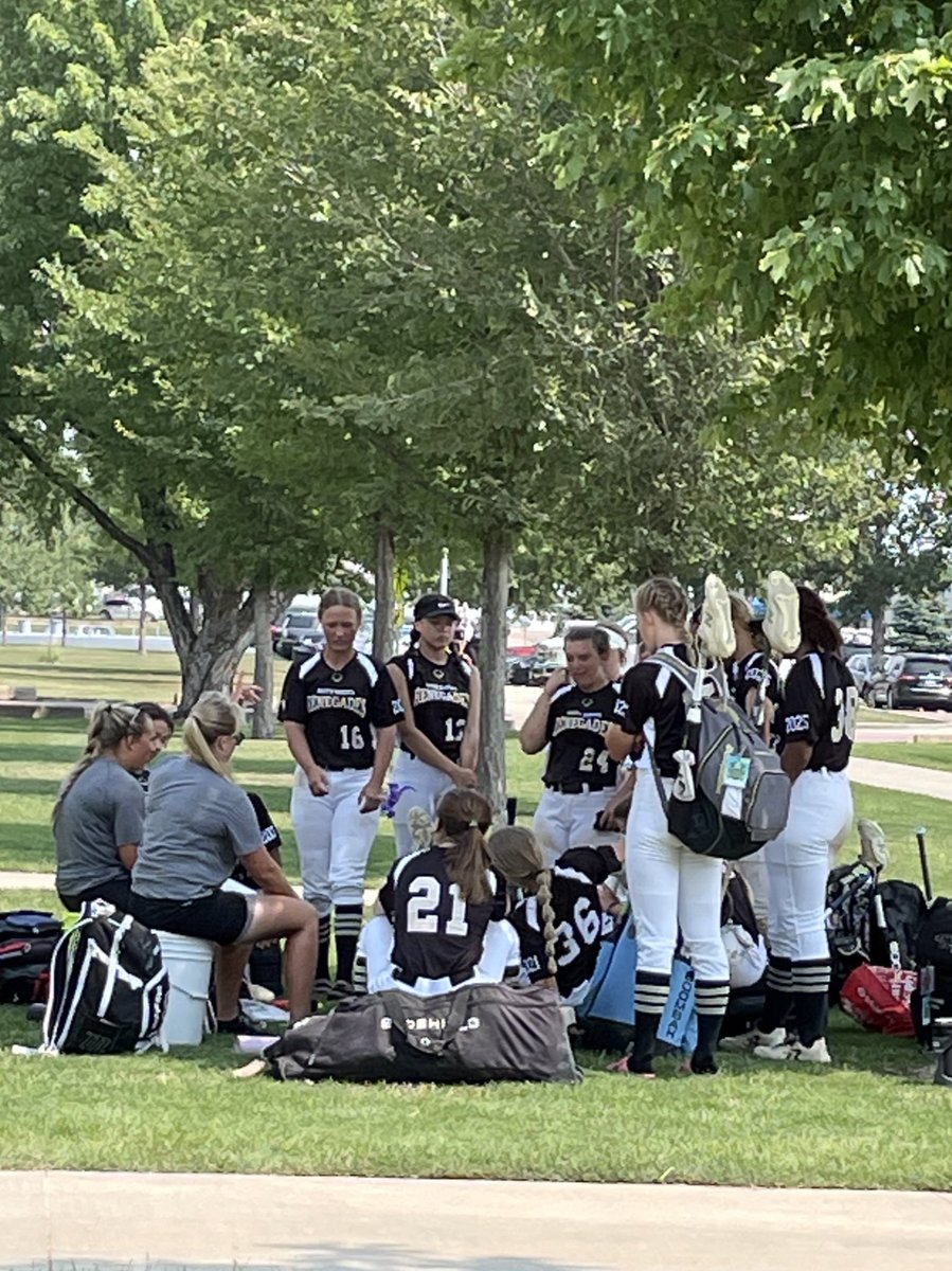 south_04's tweet image. We wrapped up our season this week, following a summer of successes and opportunities to learn and grow.  🤍💛🖤 Thank you to our coaches @GraceGlanzer @euitts , families and fans for investing in us.  

#sdrenegades