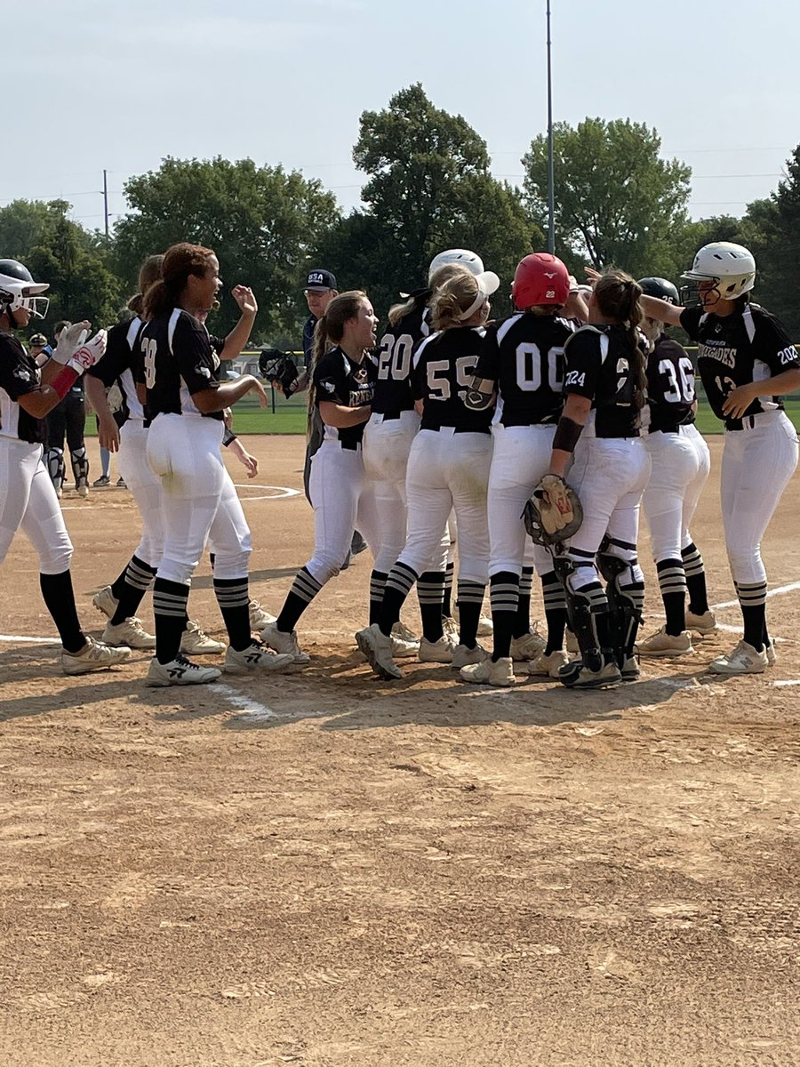 south_04's tweet image. We wrapped up our season this week, following a summer of successes and opportunities to learn and grow.  🤍💛🖤 Thank you to our coaches @GraceGlanzer @euitts , families and fans for investing in us.  

#sdrenegades